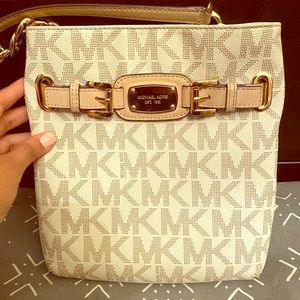 Michael kors crossbody